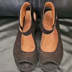 Clarks Women s Reedly Salene Wedge Sandal Black NUBUCK 6 US